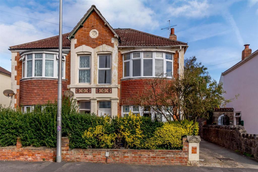 1 bedroom flat for sale in Moorland Road, WestonSuperMare, BS23