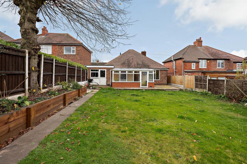 2 bedroom detached bungalow for sale in Robinson Road, Newhall