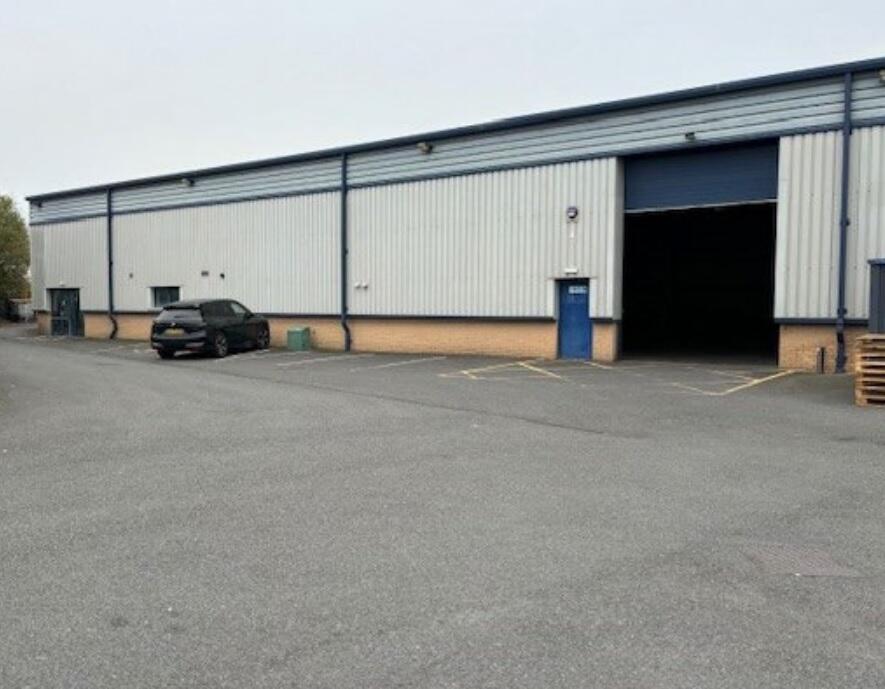 Main image of property: Unit C Queens Court, Crown Farm Industrial Estate, Mansfield, Nottinghamshire, NG19 0FN