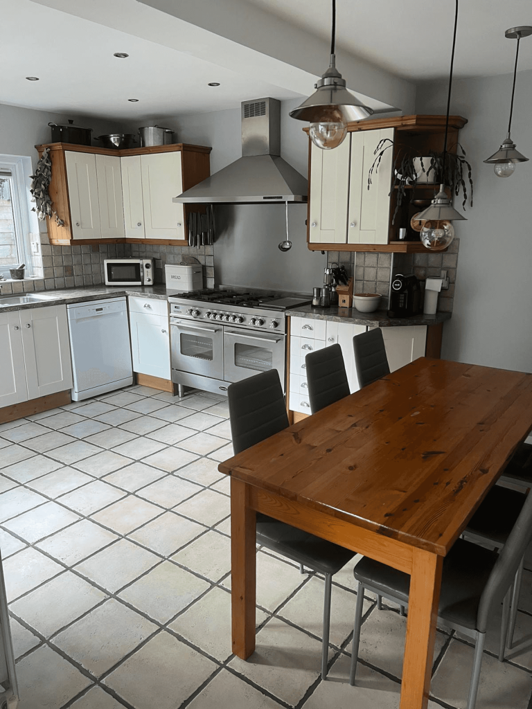 Additional property image - Hillbury Road, Warlingham, CR6