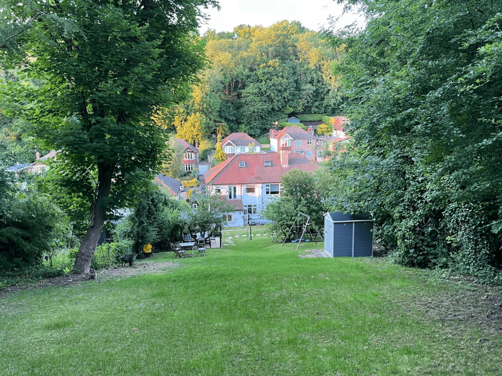 Additional property image - Hillbury Road, Warlingham, CR6
