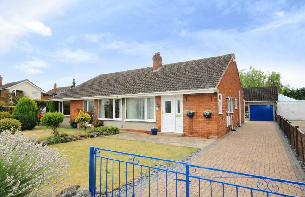 2 bedroom semidetached bungalow for sale in Saxty Way, Sowerby, Thirsk
