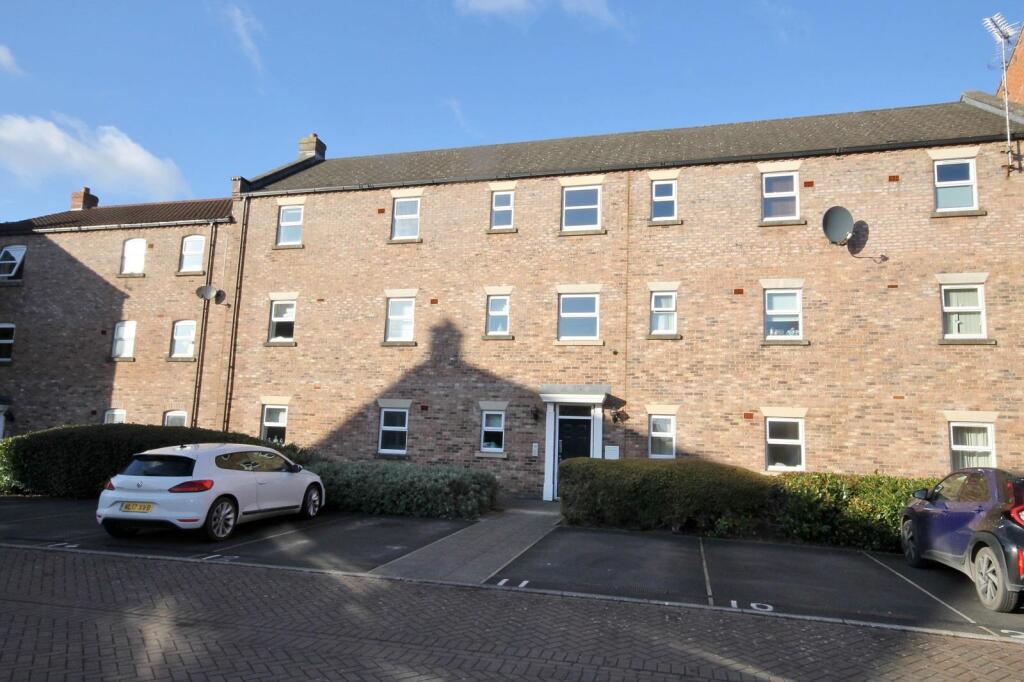Main image of property: The Dialstone, Thirsk