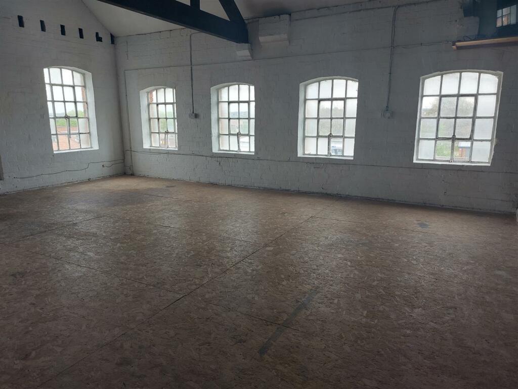 Commercial property to lease in 4 North Street, Melton Mowbray Le13 1NL