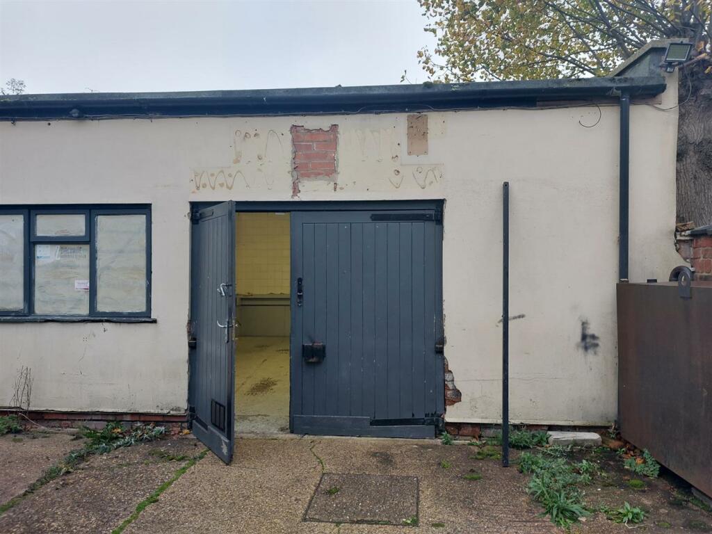 Commercial property to lease in 17 Burton Street, Melton Mowbray, LE13