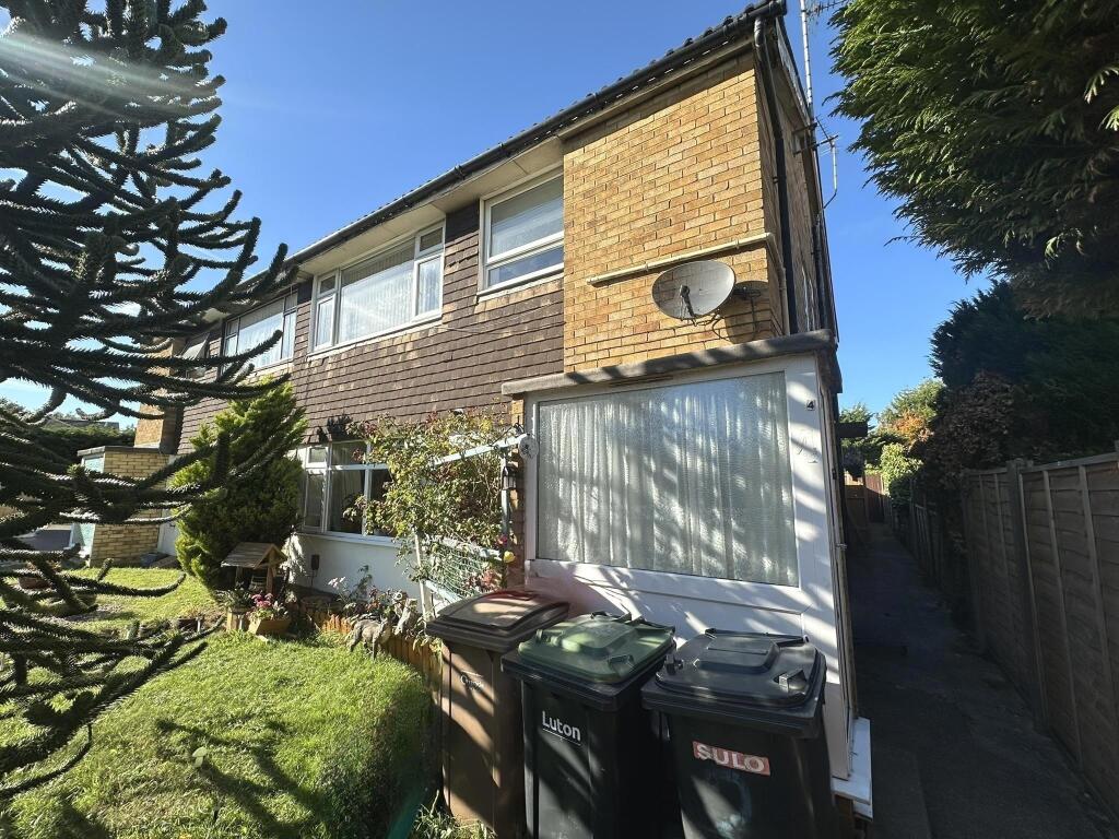 Main image of property: Green Oaks, Round Green, Luton, LU2