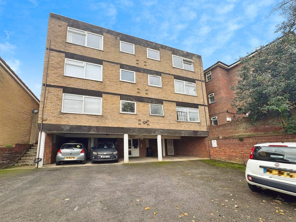 Main image of property: Gregories Close, Town Centre, Luton, LU3