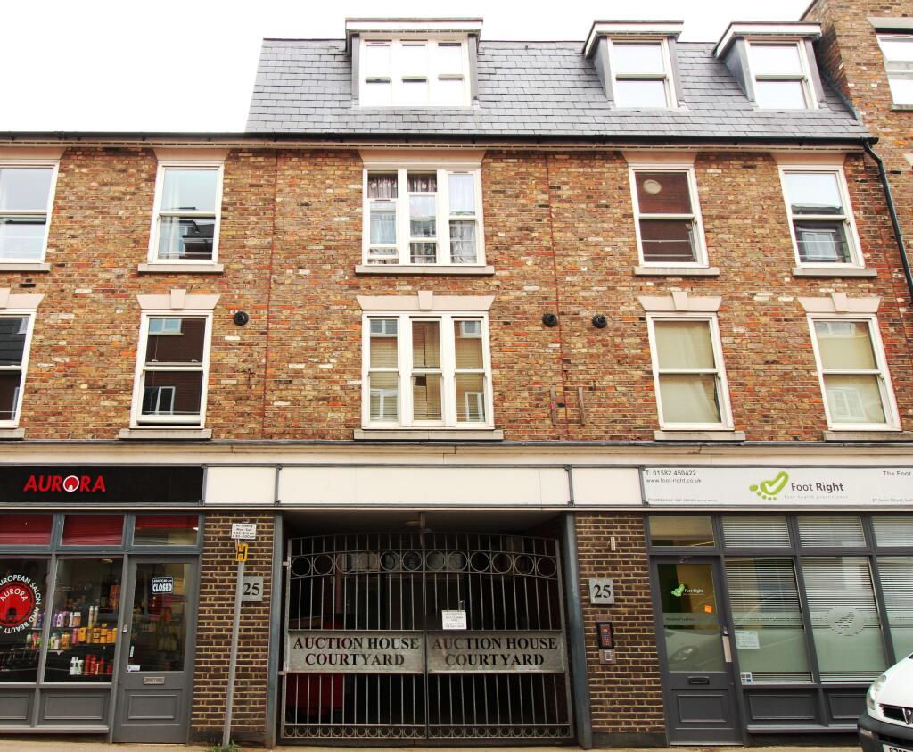 Main image of property: 25 John Street, Town Centre, Luton, LU1