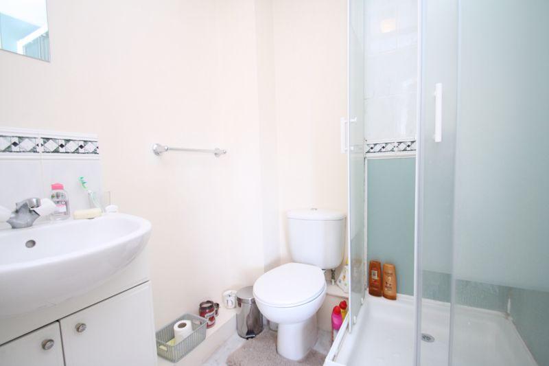 3 bedroom flat for sale in East Cowes Marina, PO32