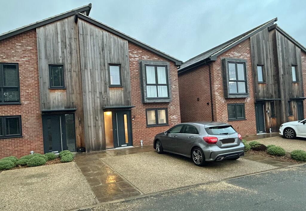 Main image of property: Mapleton Gardens, Ipswich, Suffolk, IP4