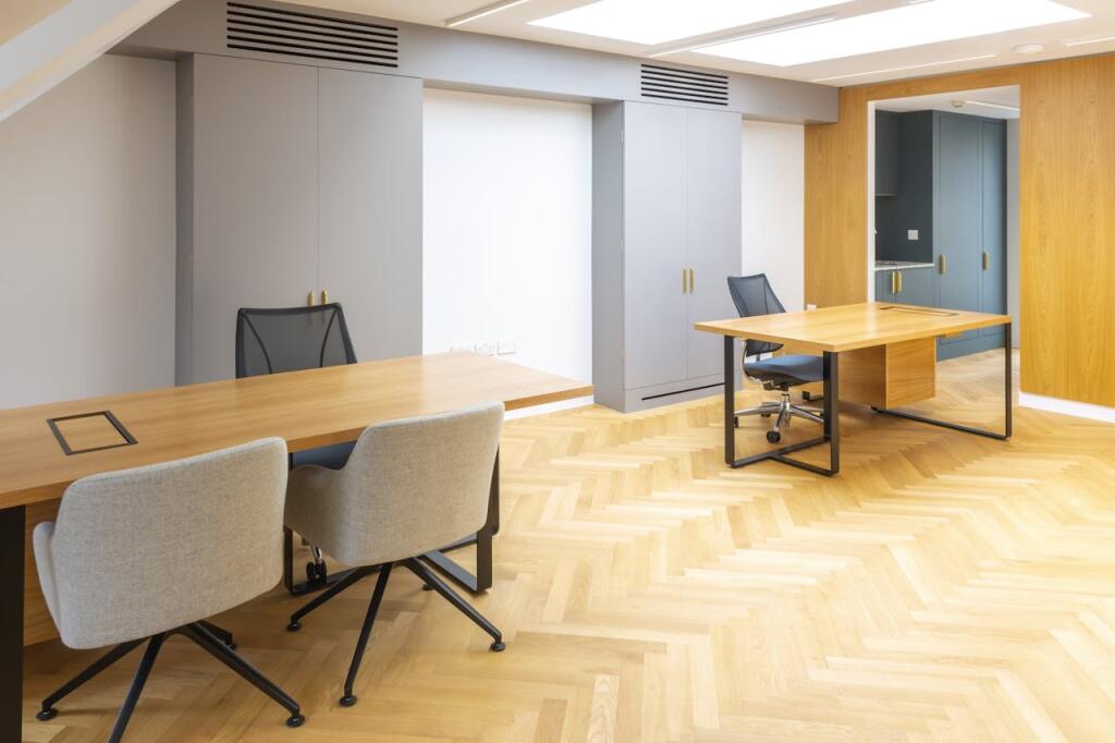 Main image of property: 18 Conduit Street, London, W1S 2XN