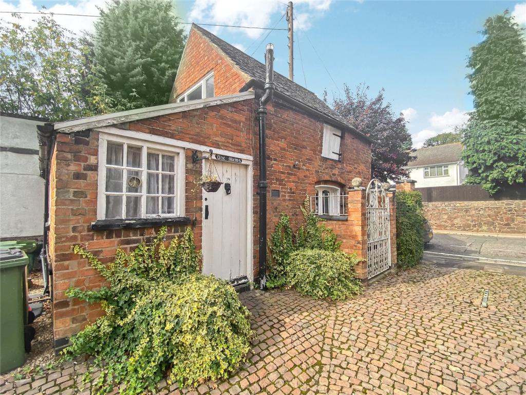 1 bedroom mews property for sale in Coventry Road, Narborough