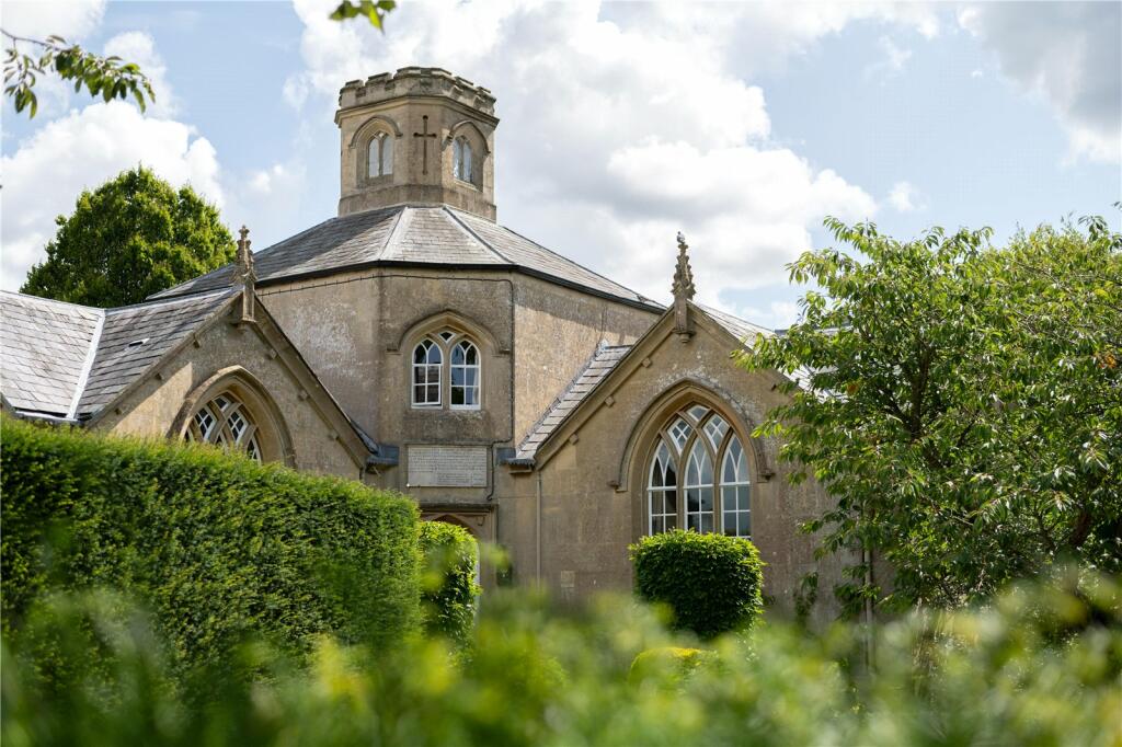 4 bedroom detached house for sale in Thicketts Road, Mildenhall