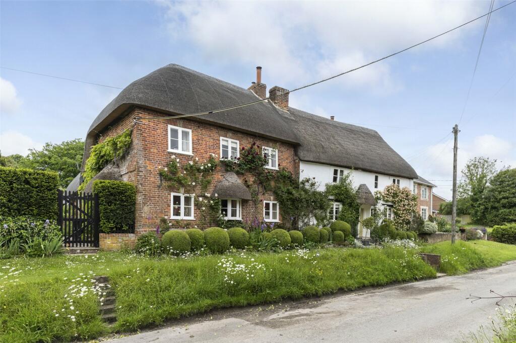 5 bedroom detached house for sale in Easton Royal, Pewsey, Wiltshire, SN9