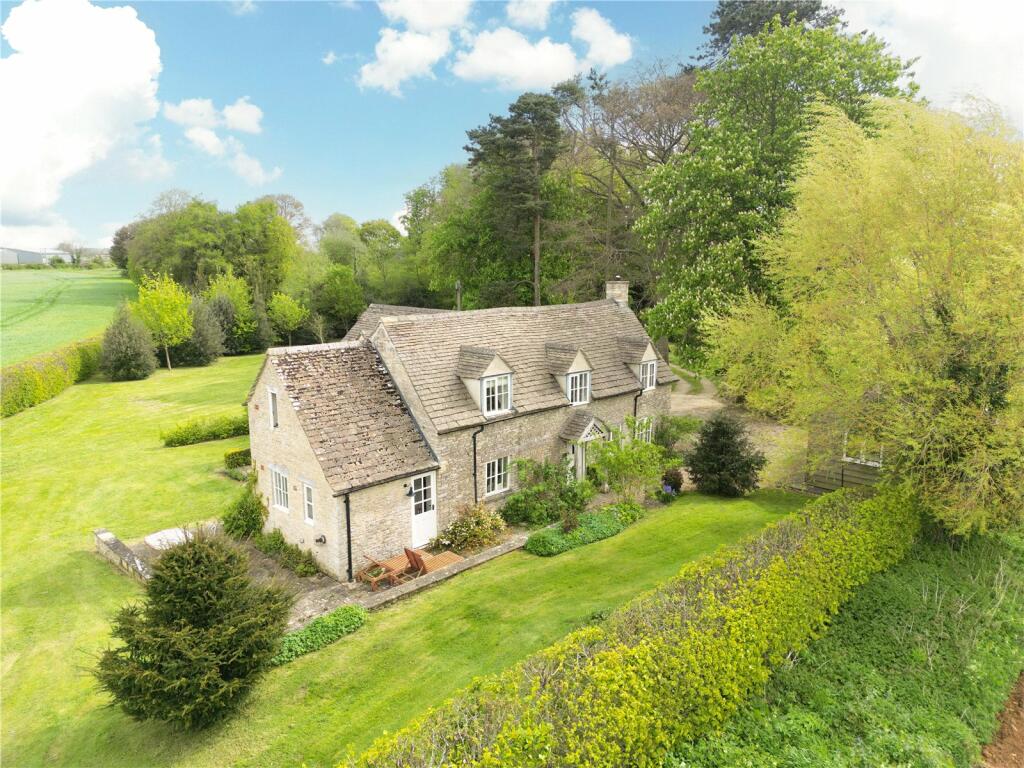 3 bedroom detached house for sale in Long Newnton, Tetbury