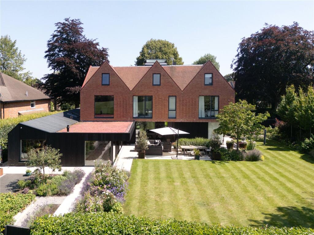 Main image of property: Oakway, Chesham Bois, Amersham, Buckinghamshire, HP6