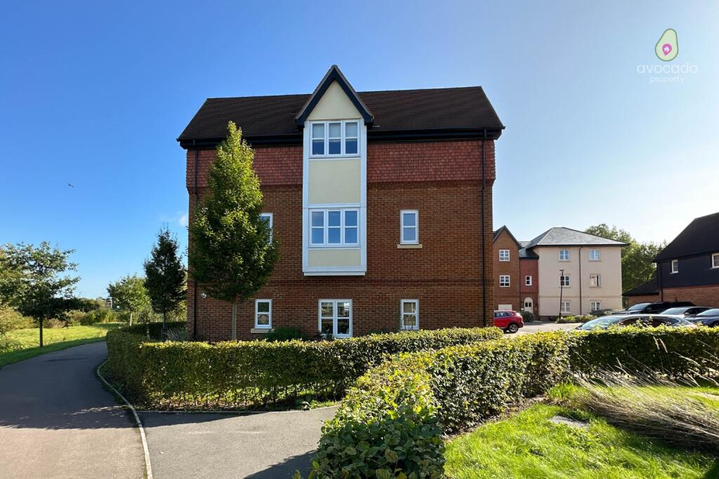 2 bedroom apartment for sale in Ferard Corner, Warfield, Bracknell