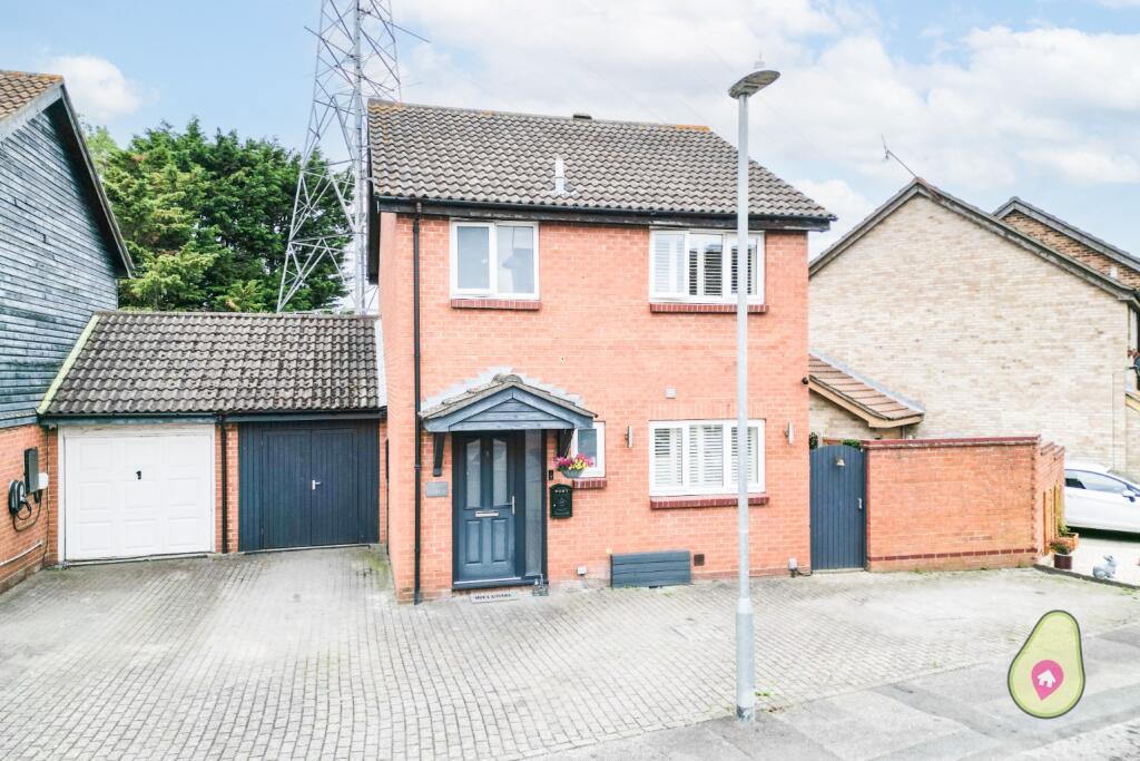 3 bedroom semi-detached house for sale in Ilfracombe Way, Lower Earley, RG6