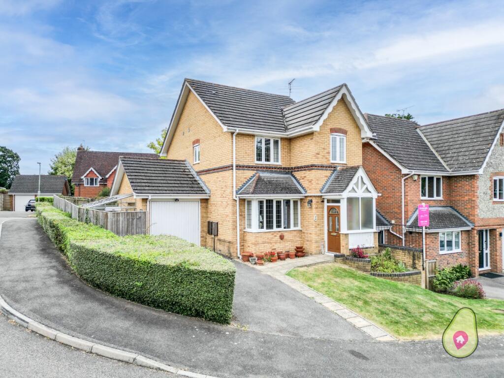 3 bedroom detached house for sale in Sevenoaks Drive, Spencers Wood, RG7