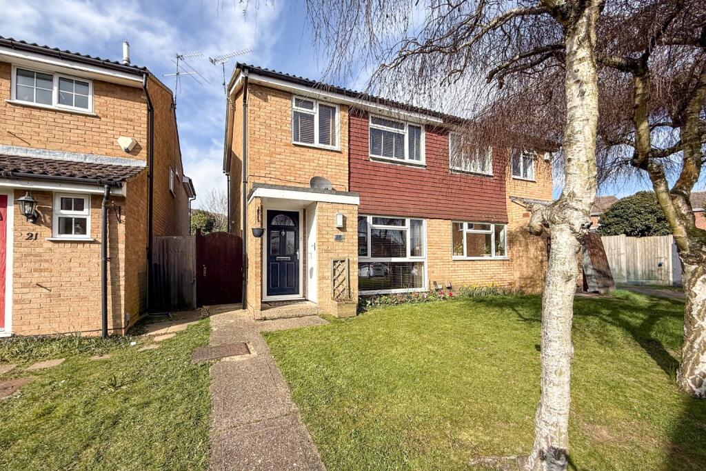 Main image of property: Beaumont Close, Maidenhead, SL6 3XN