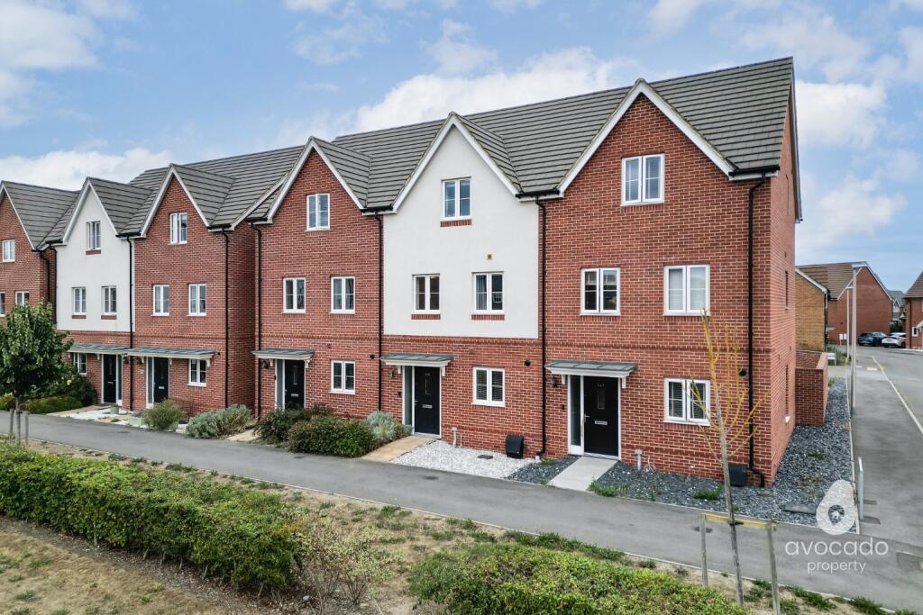 4 bedroom terraced house