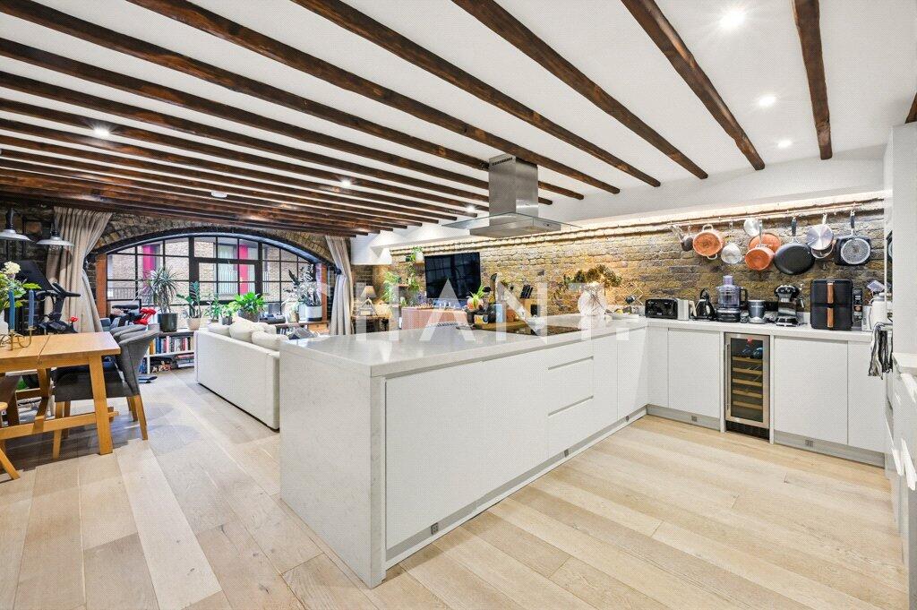 Main image of property: Chandlery House, 40 Gowers Walk, London, E1