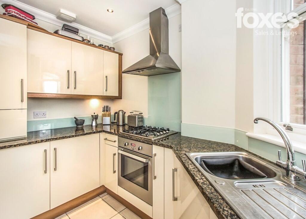 Additional property image - Pirbright House, West Cliff Gardens, Bournemouth, Dorset, BH2 5HL