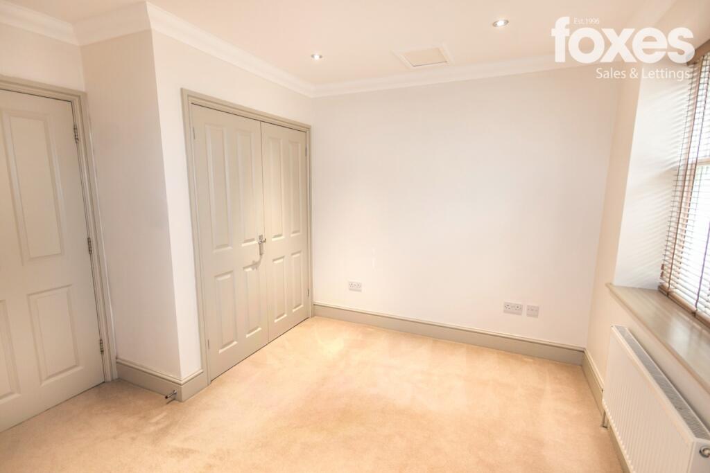 Additional property image - Pirbright House, West Cliff Gardens, Bournemouth, Dorset, BH2 5HL