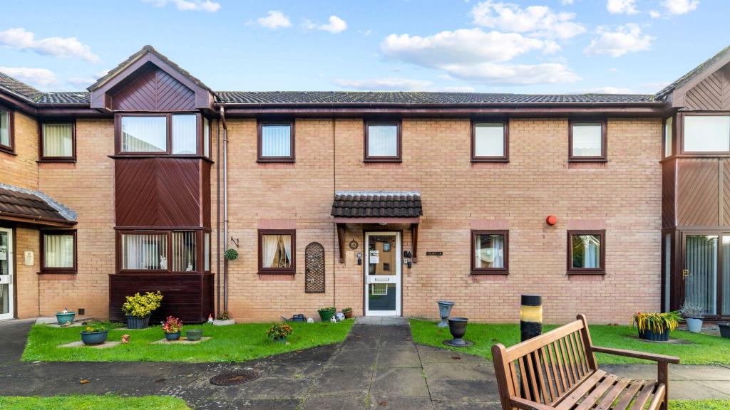 Property Information Report 8 Bethesda Place