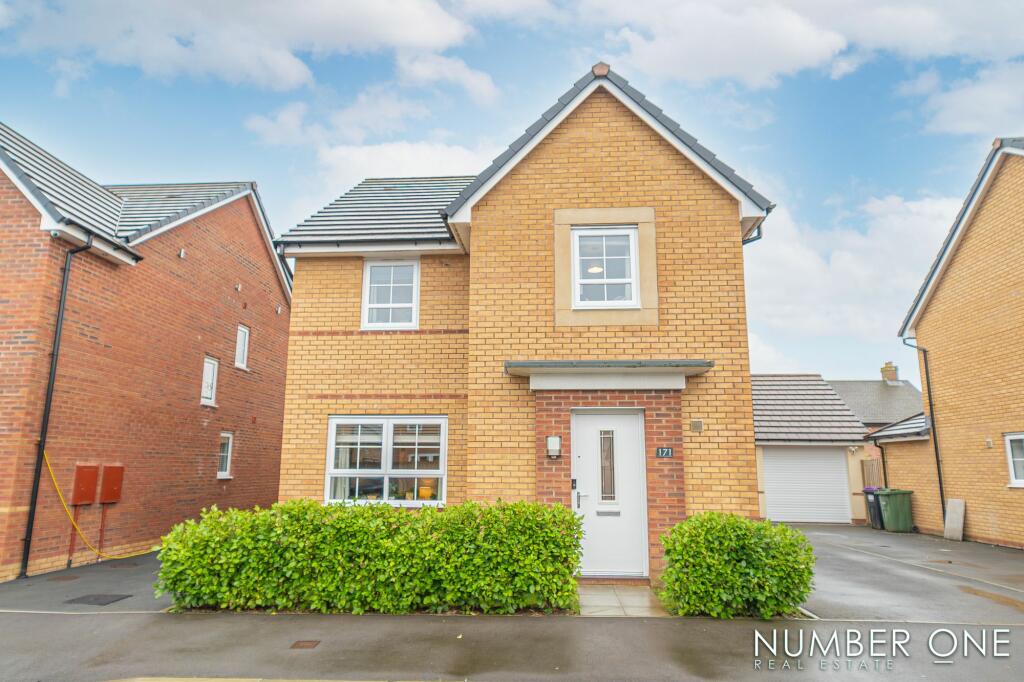 4 bedroom detached house for sale in James Prosser Way, Llantarnam, NP44