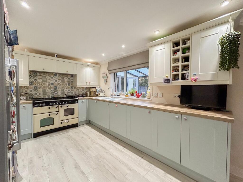 Additional property image - Ridgeway, Machen, CF83