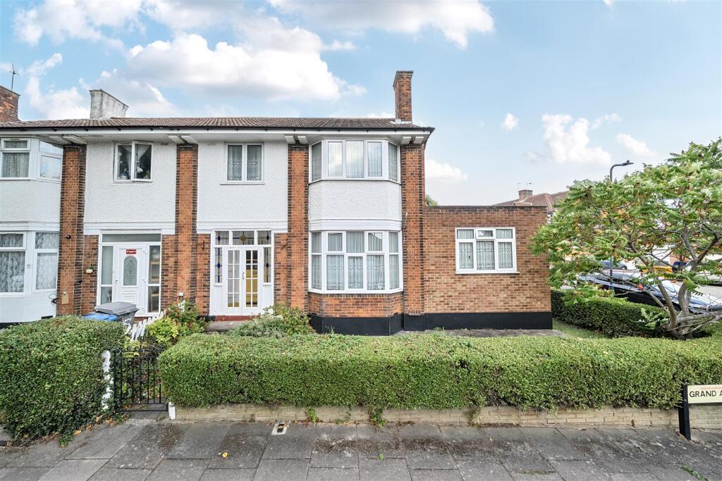 6 bedroom semi-detached house