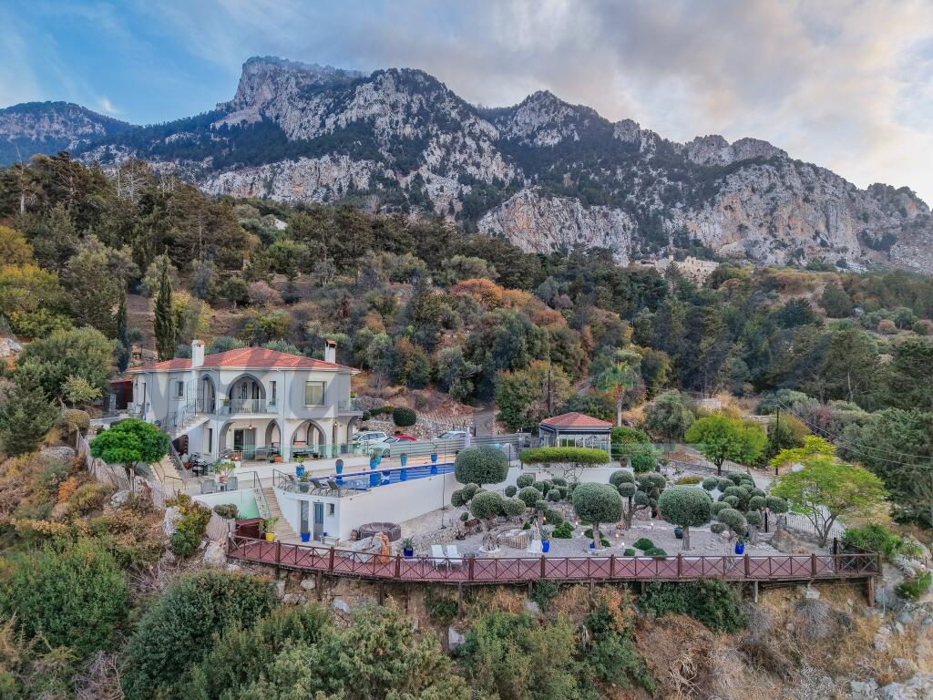 Main image of property: Kyrenia/Girne, Karsiyaka