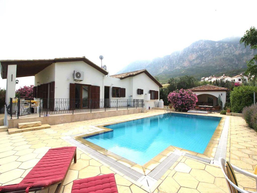3 bedroom bungalow for sale in Kyrenia/girne, Lapta, Northern Cyprus