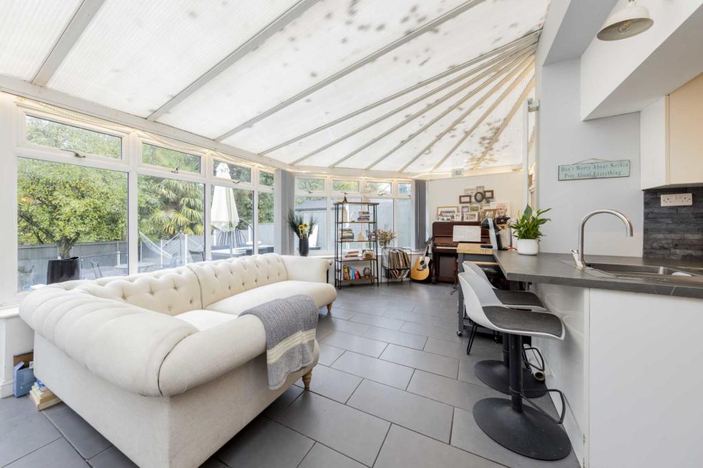 5 bedroom semidetached house for sale in Brook Road, Trentham, ST4