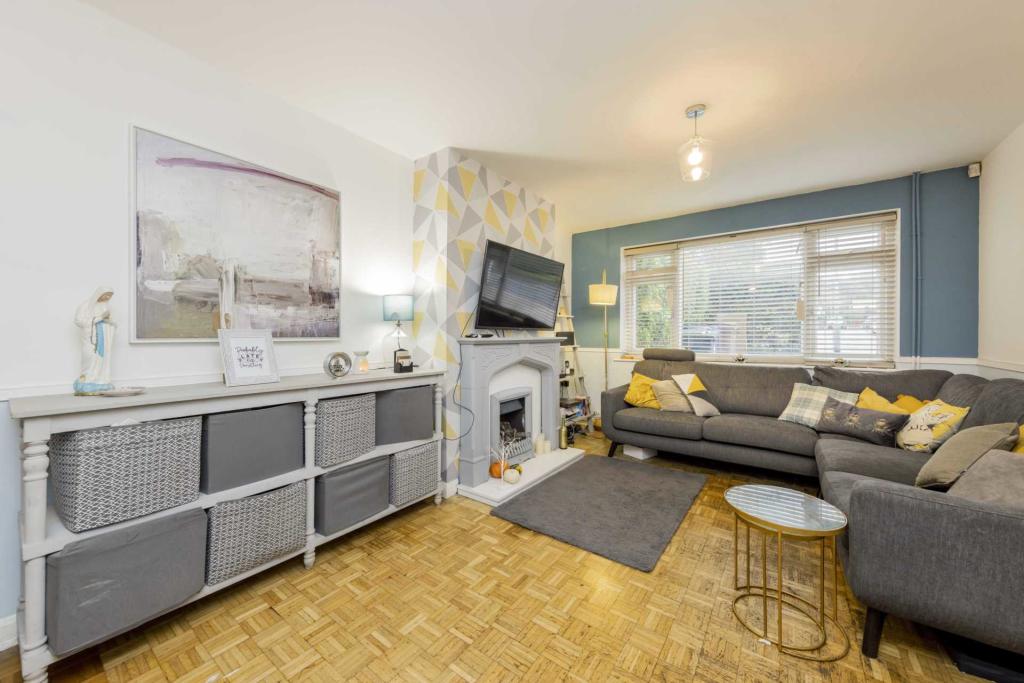 5 bedroom semidetached house for sale in Brook Road, Trentham, ST4