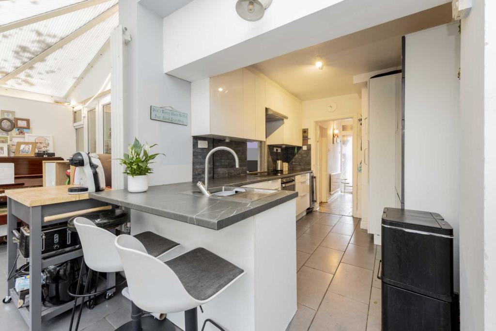 5 bedroom semidetached house for sale in Brook Road, Trentham, ST4