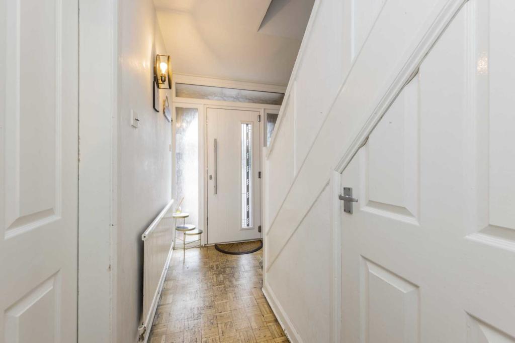 5 bedroom semidetached house for sale in Brook Road, Trentham, ST4