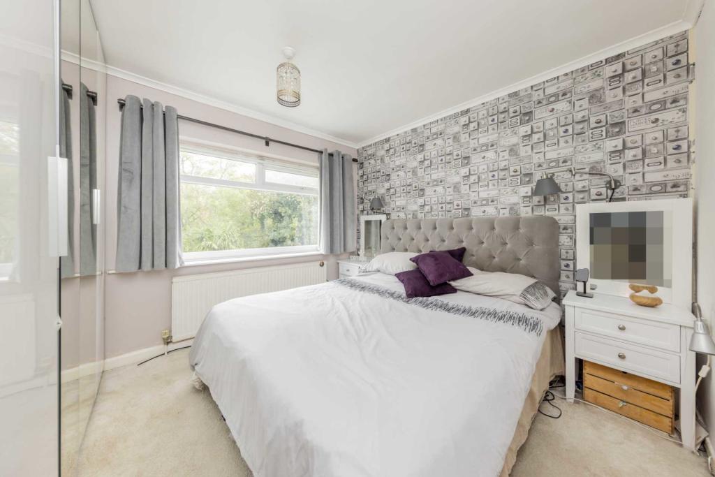 5 bedroom semidetached house for sale in Brook Road, Trentham, ST4