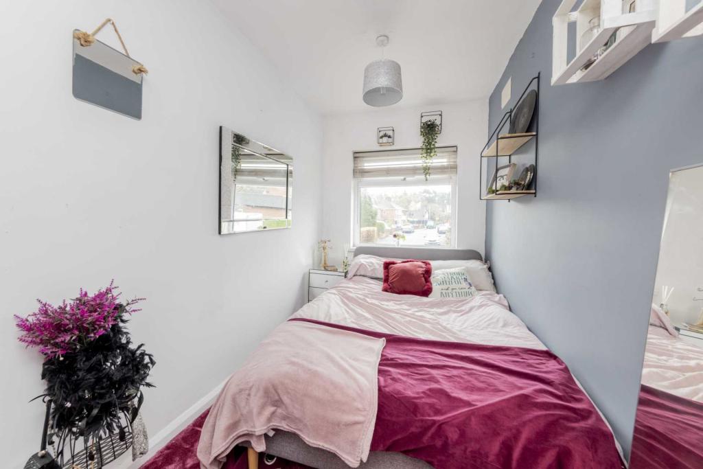 5 bedroom semidetached house for sale in Brook Road, Trentham, ST4