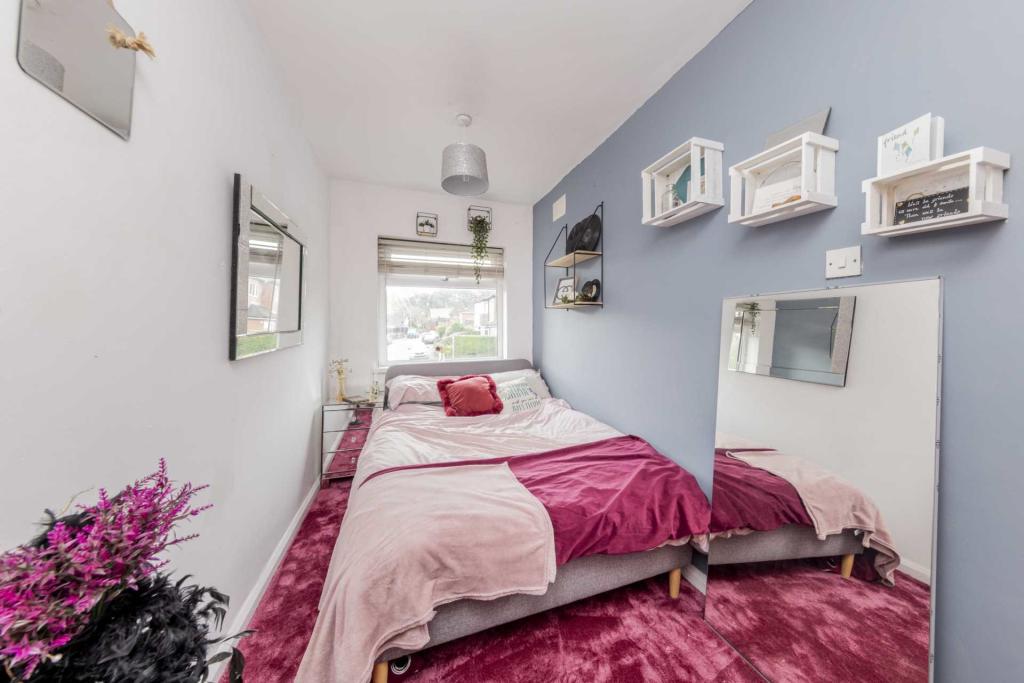 5 bedroom semidetached house for sale in Brook Road, Trentham, ST4