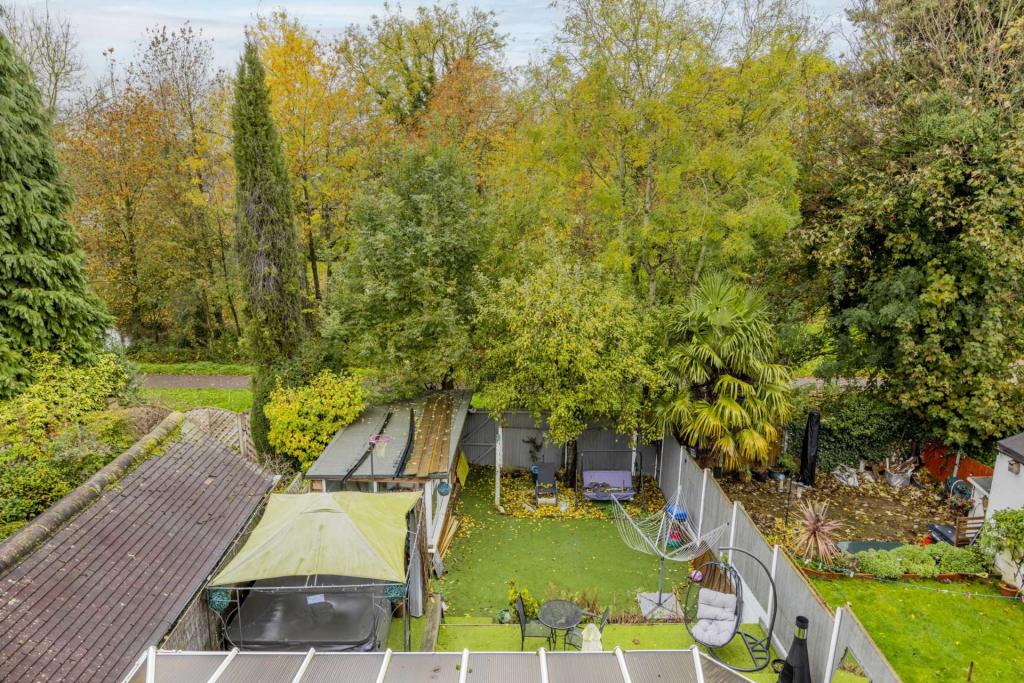 5 bedroom semidetached house for sale in Brook Road, Trentham, ST4