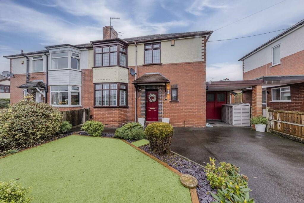 3 bedroom semidetached house for sale in Oakdene Close, Newcastle