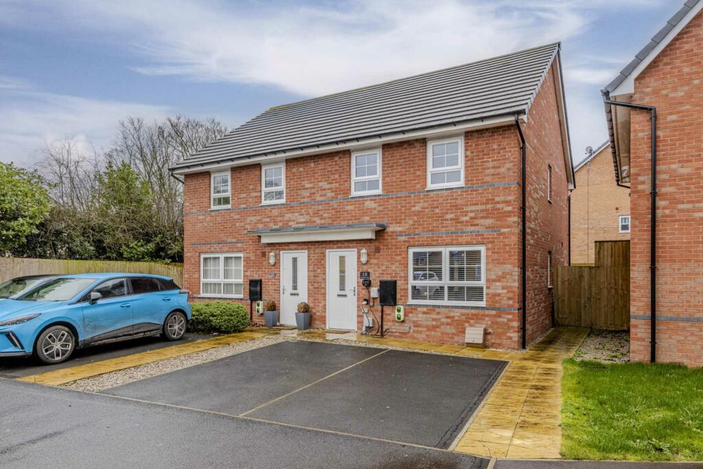 3 bedroom semidetached house for sale in Emberton Road, Alsager, ST7