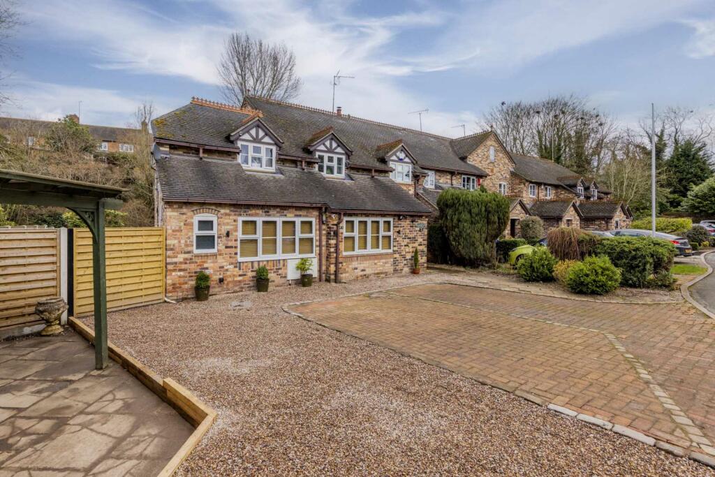 4 bedroom mews property for sale in River Lea Mews, Madeley, CW3 9EH, CW3