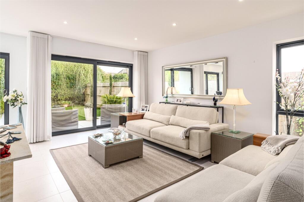 Additional property image - Pebble Lane, Ferring, West Sussex, BN12