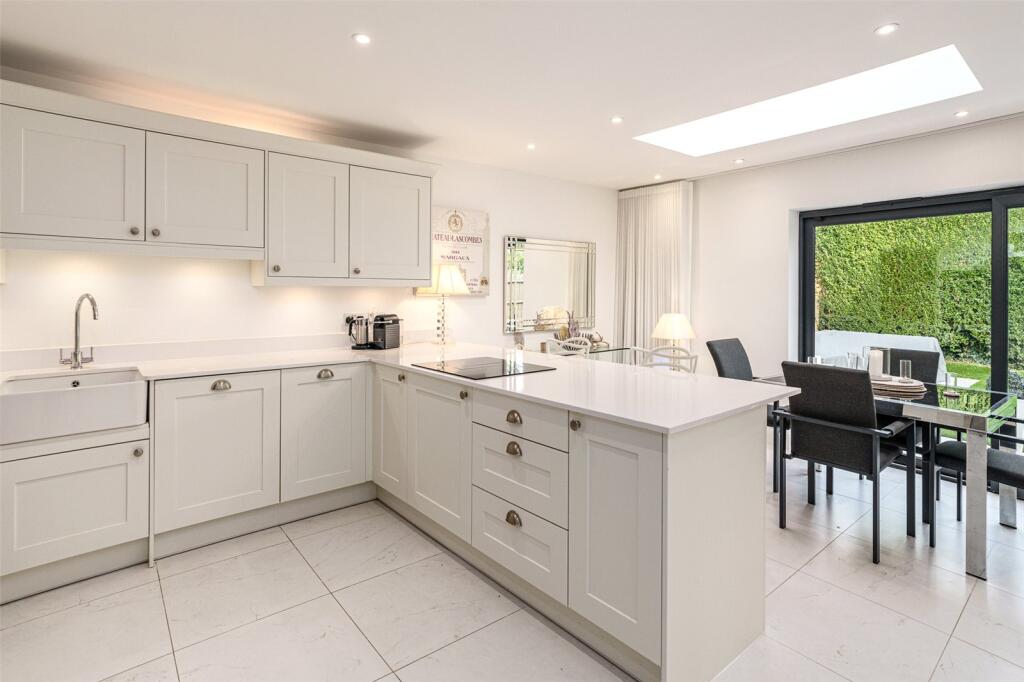 Additional property image - Pebble Lane, Ferring, West Sussex, BN12