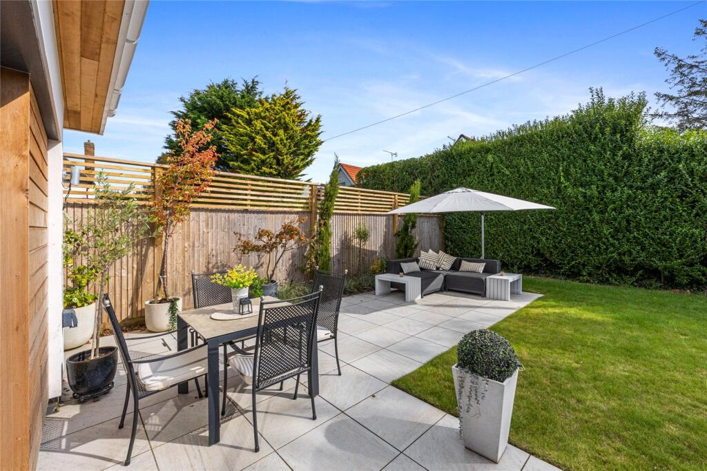 Additional property image - Pebble Lane, Ferring, West Sussex, BN12