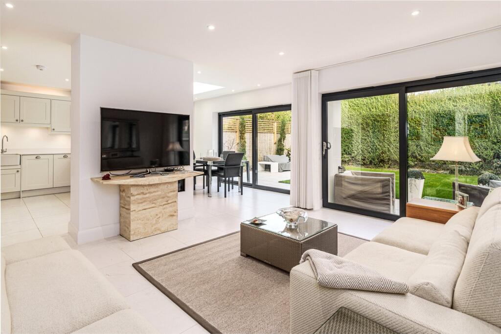 Additional property image - Pebble Lane, Ferring, West Sussex, BN12