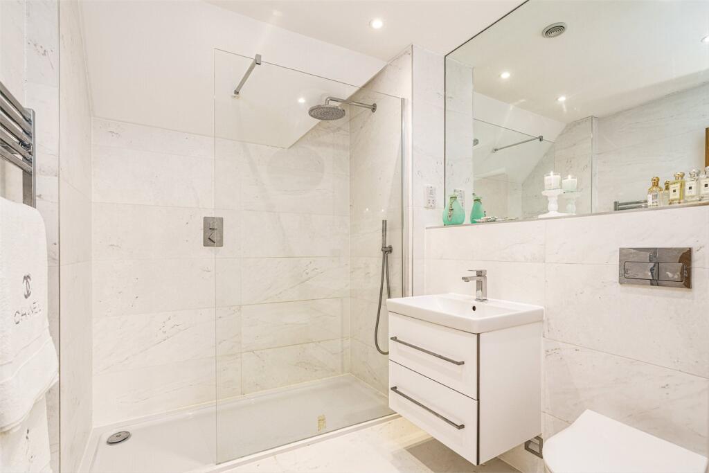 Additional property image - Pebble Lane, Ferring, West Sussex, BN12